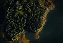 Así es Vollebak Island, la isla autosuficiente que se está subastando en línea hasta el 14 de junio » 2023