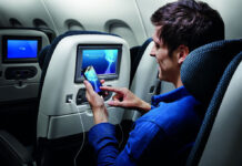 United Airlines presenta nuevos asientos con estaciones de carga inalámbrica » 2023