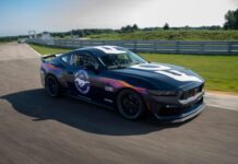 Ford dio a conocer el precio del Mustang Dark Horse R de competición » 2023