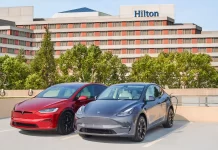 Hilton se asocia con Tesla para instalar miles de cargadores de vehículos en los hoteles »