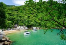 ¿Cuál es y dónde queda la playa más pequeña de México? »