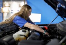 Los concesionarios Ford y el Fondo Ford invierten 2 millones de dólares para formar a futuros técnicos automotrices »