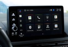 ¿Qué autos ofrecen más tecnología por menos de $30,000?