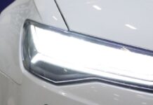 ¿Cuáles son los autos del 2025 con el sistema de faros LED matriciales más avanzado para conducción nocturna?