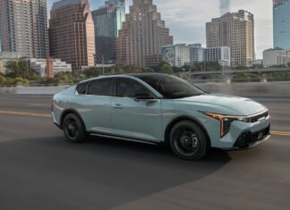 Los 5 sedanes del 2026 que los jóvenes conductores deberían considerar antes que un SUV