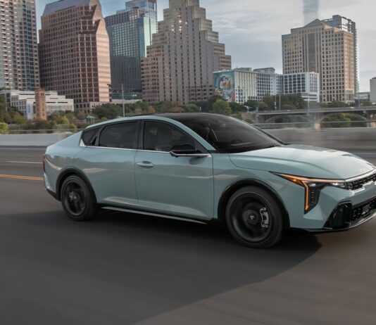 Los 5 sedanes del 2026 que los jóvenes conductores deberían considerar antes que un SUV