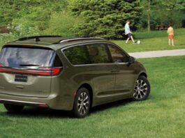Los 5 autos nuevos del 2026 con los peores problemas de software reportados