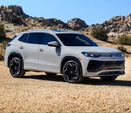 El Volkswagen Tiguan SEL R-Line Turbo del 2026, es galardonado entre 10 los mejores interiores