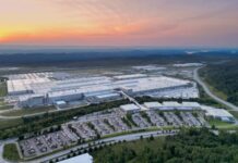 Volkswagen celebra 15 años de ensamblaje en Estados Unidos, inversión comunitaria y compromiso con la fuerza laboral en la planta de Chattanooga.