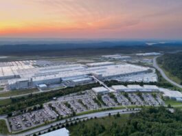 Volkswagen celebra 15 años de ensamblaje en Estados Unidos, inversión comunitaria y compromiso con la fuerza laboral en la planta de Chattanooga.