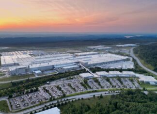 Volkswagen celebra 15 años de ensamblaje en Estados Unidos, inversión comunitaria y compromiso con la fuerza laboral en la planta de Chattanooga.