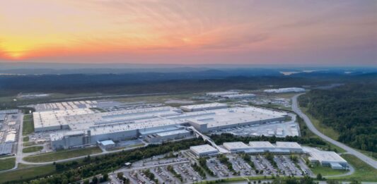 Volkswagen celebra 15 años de ensamblaje en Estados Unidos, inversión comunitaria y compromiso con la fuerza laboral en la planta de Chattanooga.