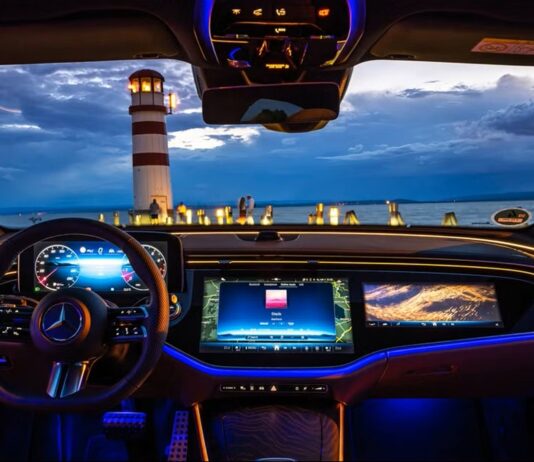 Los 5 autos del 2026 con mejor iluminación de cabina y pantallas para manejo nocturno
