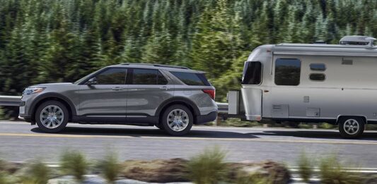 Los 5 SUVs medianos del 2026 con la mayor capacidad de remolque
