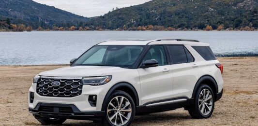 Los 5 SUVs medianos del 2026 con mejor consumo de combustible