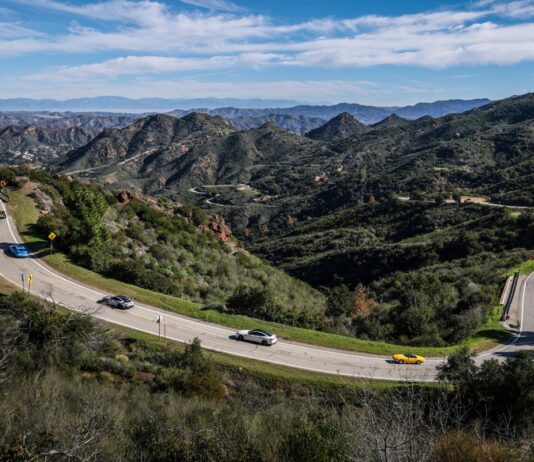 5 carreras clandestinas que cambiaron para siempre las reglas de la industria automotriz
