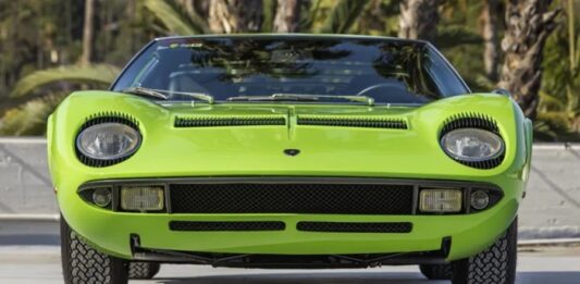 5 autos de garaje que sus dueños compraron por monedas y hoy valen fortunas