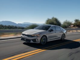 Kia da a conocer los precios del sedán Kia K5 del 2027